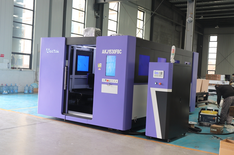 산업 3015 섬유 레이저 금속 절단기, 교환 플랫폼, - Industrial Fiber Laser Cutting Machine 리뷰 및 가격
